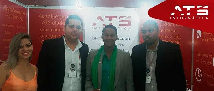 Vice prefeita de salvador visitando convenção de contabilidade