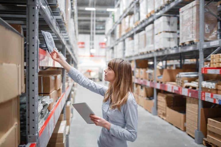 Estoque parado: como reduzir excessos e recuperar o capital da empresa
